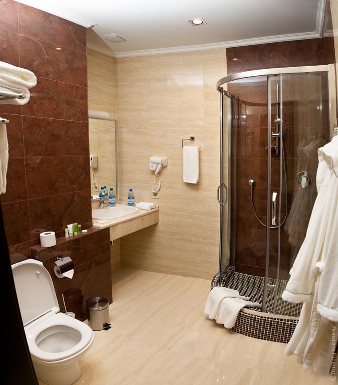 Kiroff Hotel Κχαρκίβ Δωμάτιο φωτογραφία