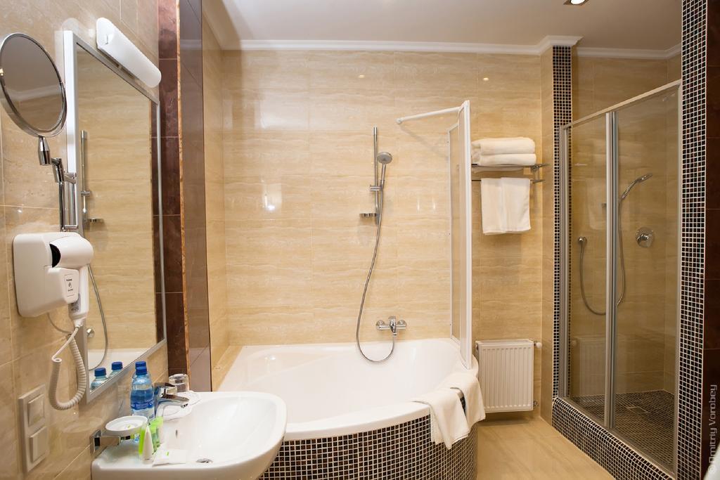 Kiroff Hotel Κχαρκίβ Δωμάτιο φωτογραφία